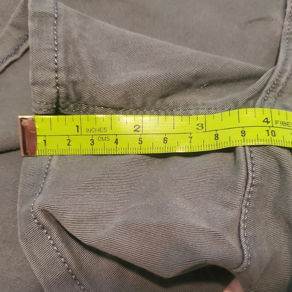 2 pairs of SO shorts size 11 tan and green - Picture 4 of 12